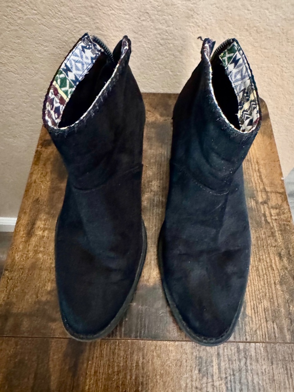 Qupid black faux-suede ankle booties